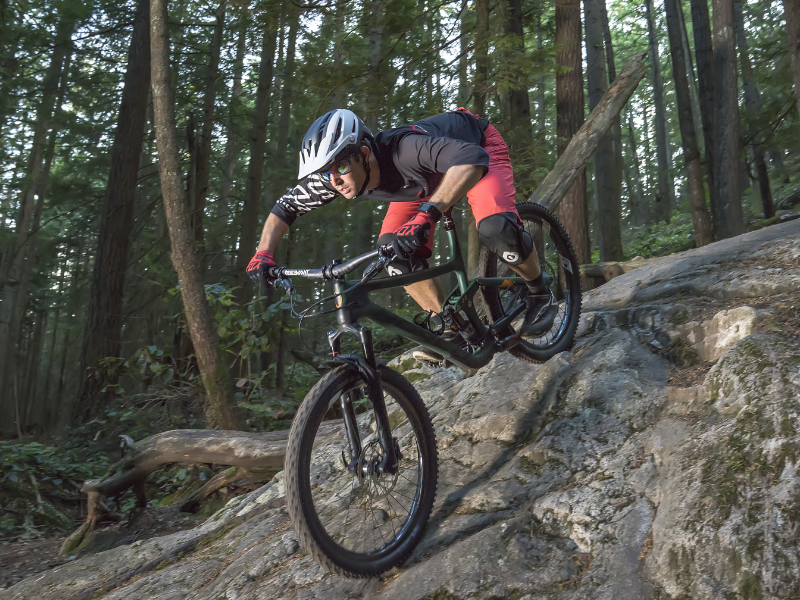 ¿Cómo las llantas ligeras de carbono para MTB 29er Tubeless Ready mejoran el rendimiento en descenso y senderos?