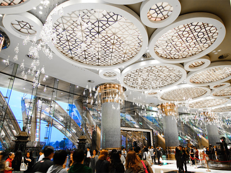 Glittering Gold PVD Stainless Steel Lighting For The Grand Lisboa Casino, Macau, China Glittering Gold PVD Stainless Steel Lighting For The Grand Lisboa Casino, Macau, China