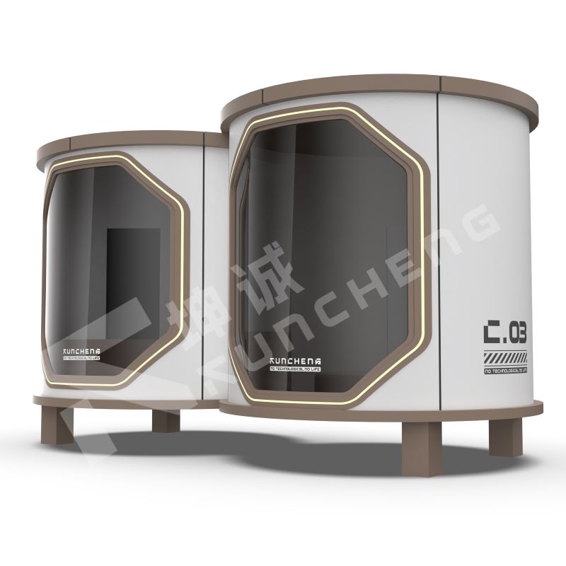 Космическая капсула в гостевом доме C03