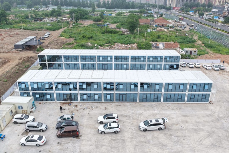 《Transparent Ark: Future Habitat Experiment of space capsule houses and Glass Curtain Walls》