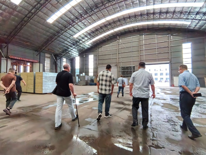 Delegasi China dan Rusia melawat pengeluar kapal angkasa China untuk membincangkan prospek kerjasama masa depan Delegasi China dan Rusia melawat pengeluar kapal angkasa China untuk membincangkan prospek kerjasama masa depan