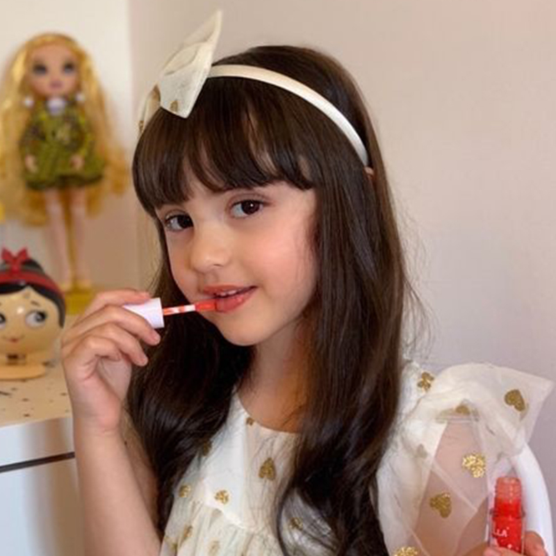 Choosing the Perfect Lip Color and Finish for Kids: A Guide to Kid-Friendly Lipstick