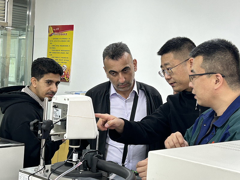 lubricating-oil analysis equipment