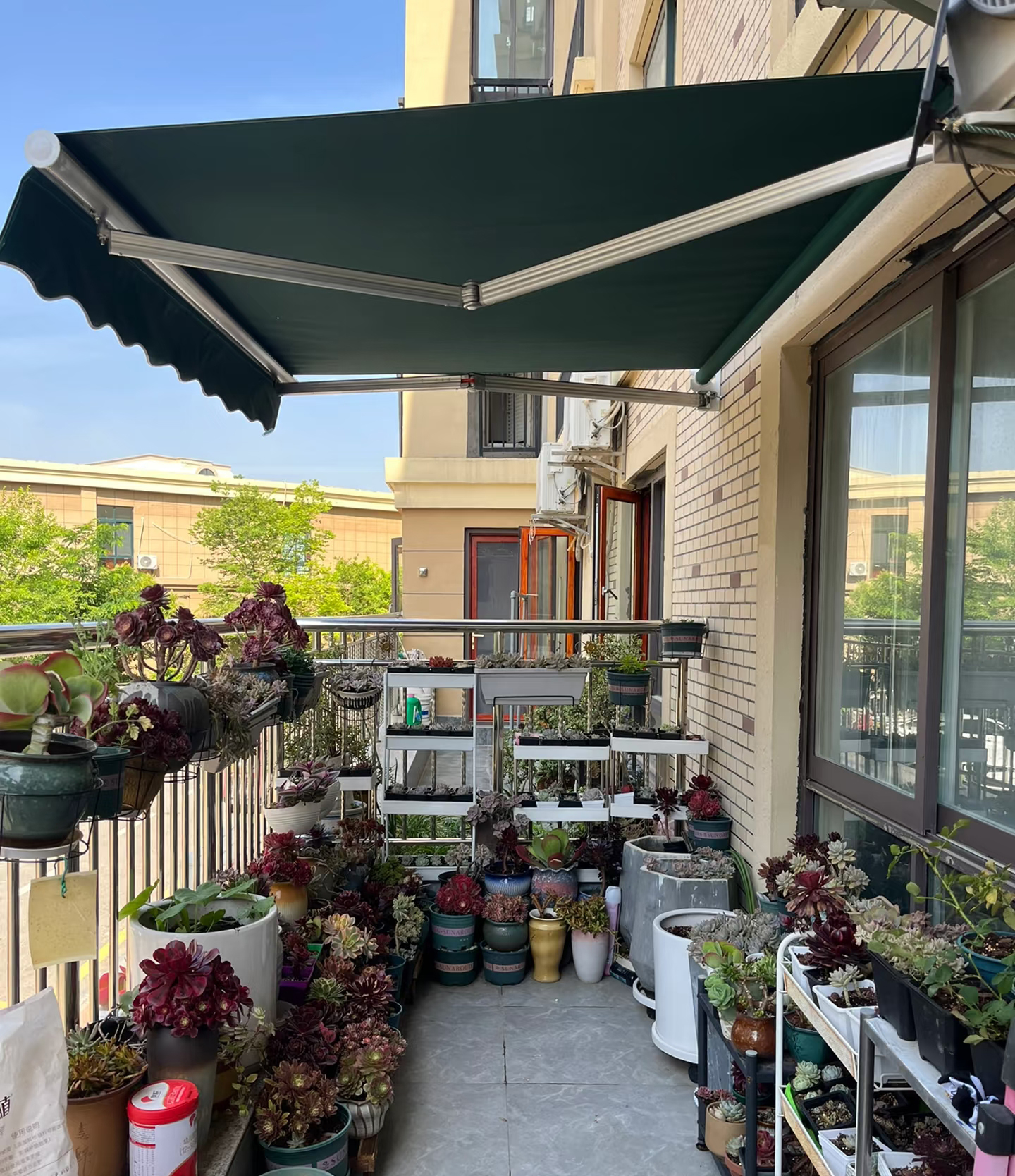 Outdoor Rainproof Balcony Retractable Awning Window