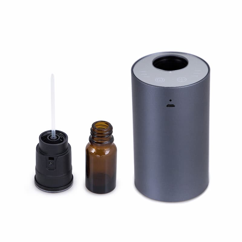 China Car Essential Oil Diffuser No Water Factory Cordless Battery Operated Aromatherapy Diffuser In White