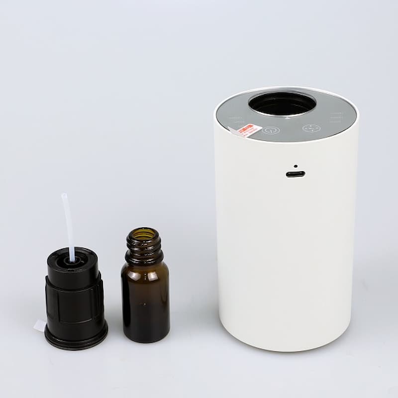 China Car Essential Oil Diffuser No Water Factory Cordless Battery Operated Aromatherapy Diffuser In White
