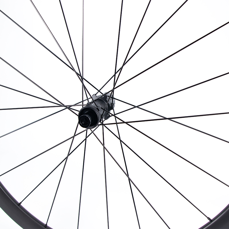 Lightweight Asymmetric Carbon Wheels Disc Brake 700C 35mm