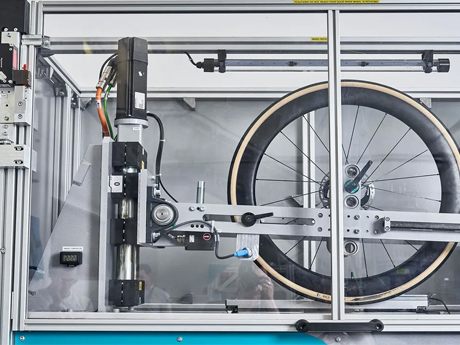 What is rolling resistance? A comparison of rolling resistance among clincher tires, tubeless tires and tubular tires.