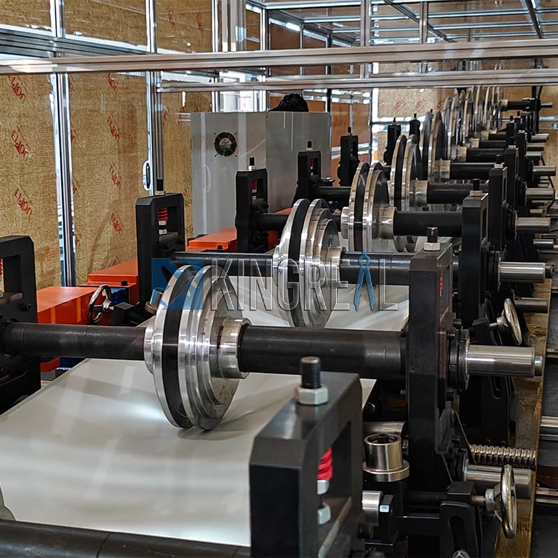 baffle ceiling roll forming machine