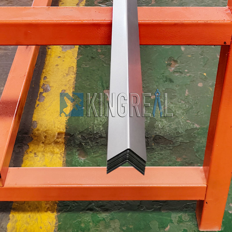 wall angle making machine
