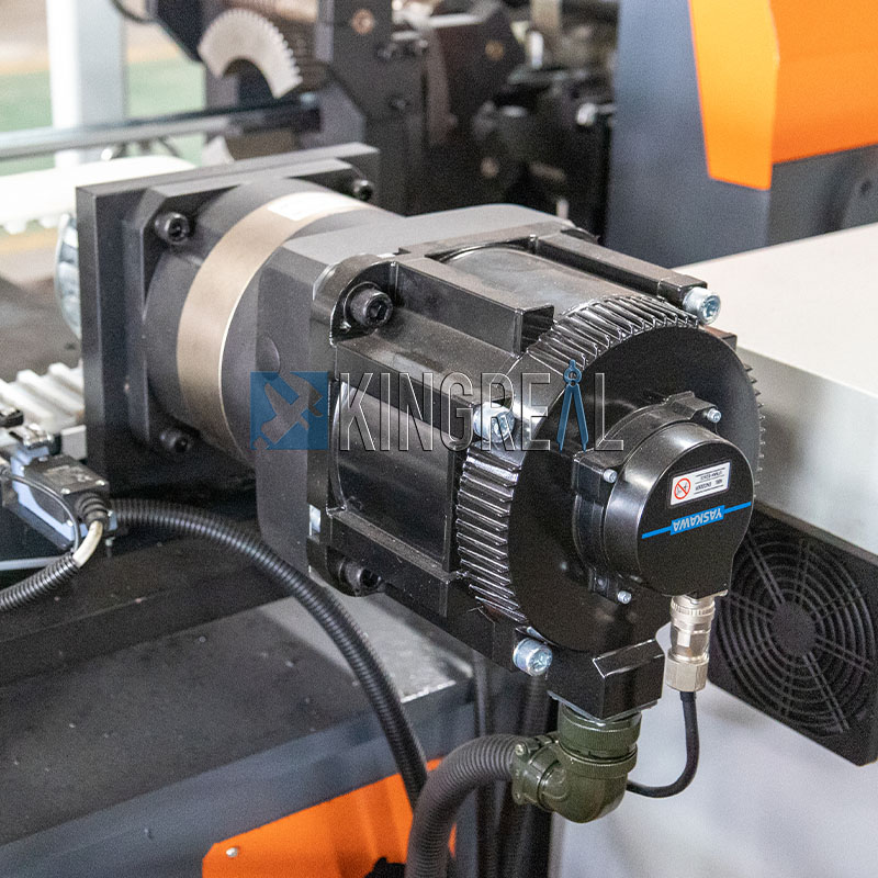 CW UW Making Machine
