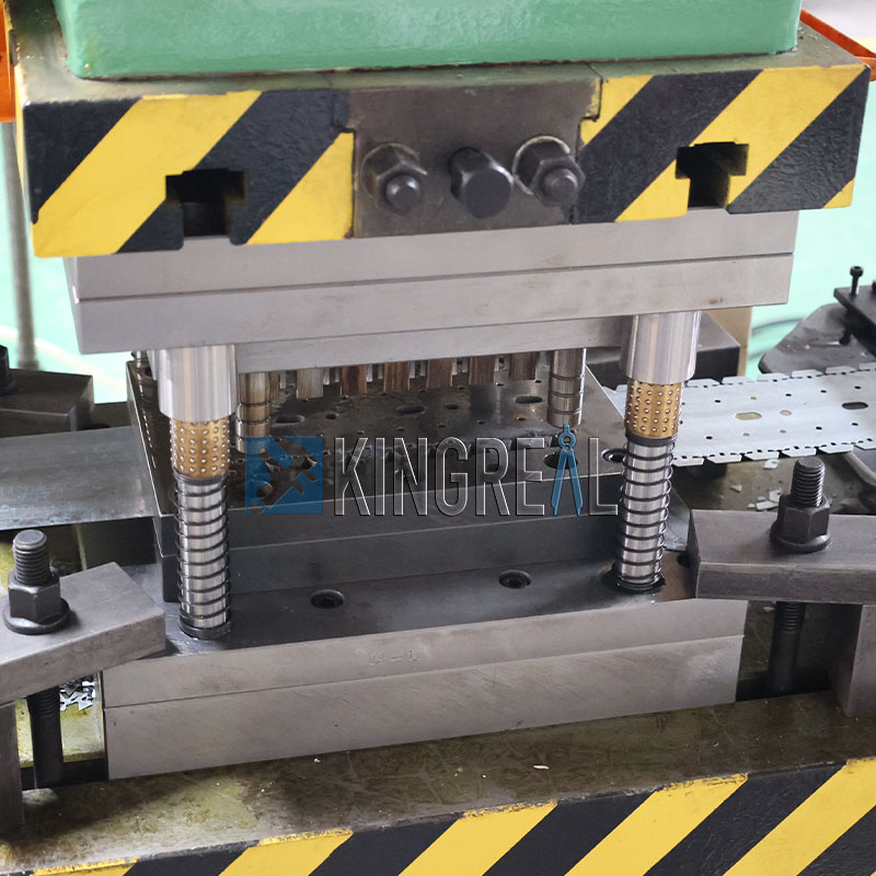 metal ceiling carrier roll forming machine