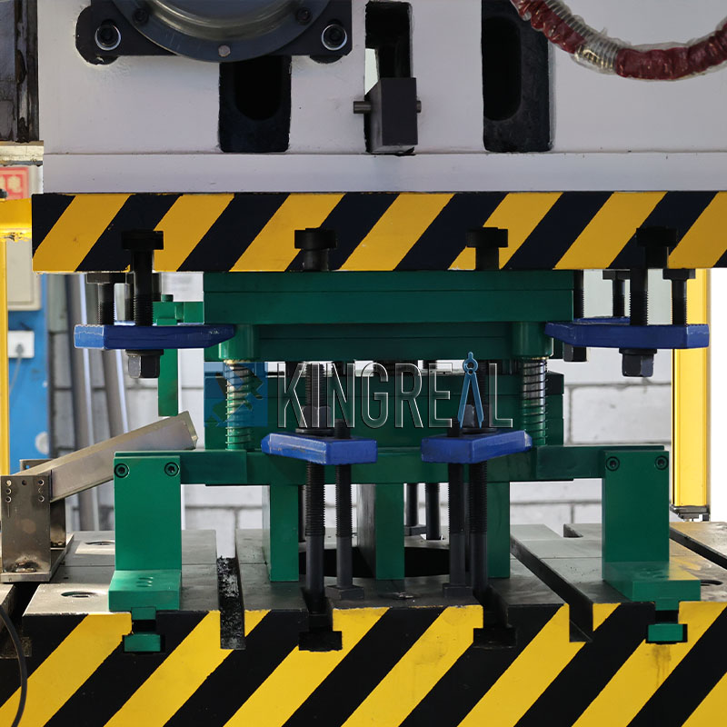 sheet metal production line for shelving brackets