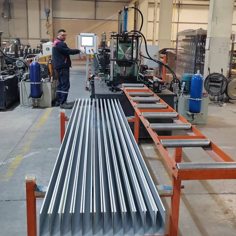 baffle ceiling roll forming machine