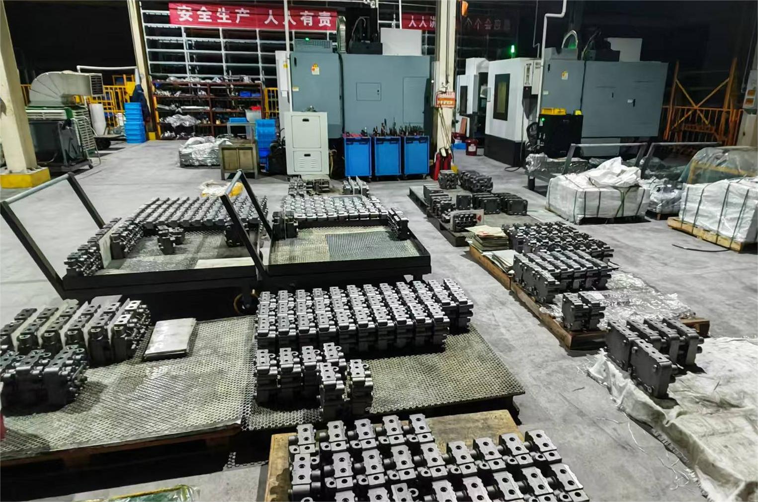 多路阀加工中心.jpg