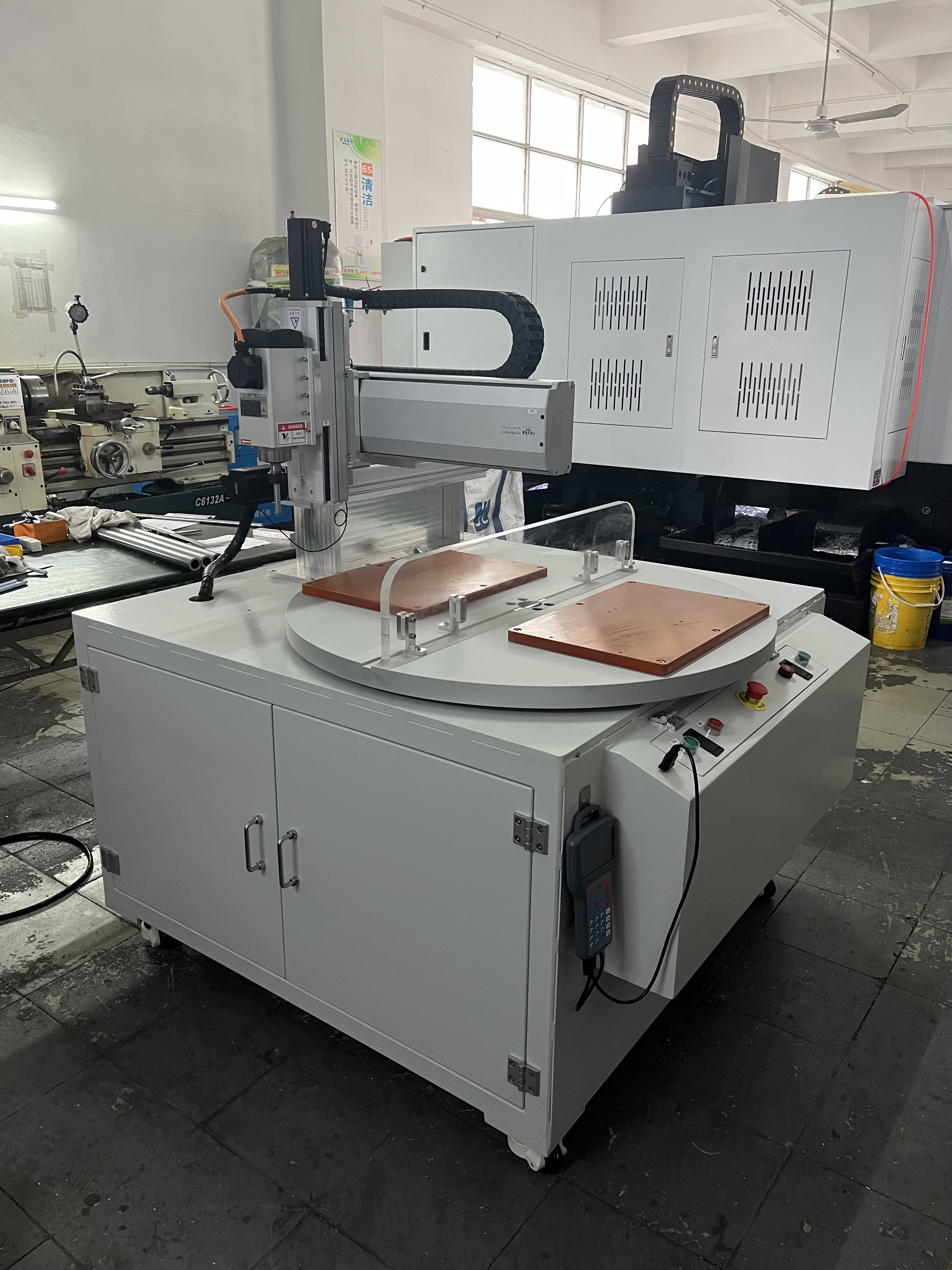 Transmission slide table