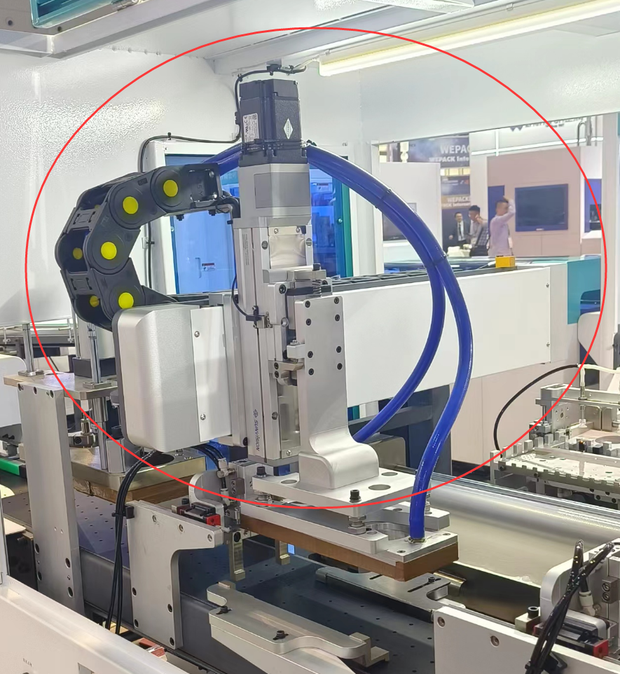 Robots improve production efficiency and reduce energy consumption