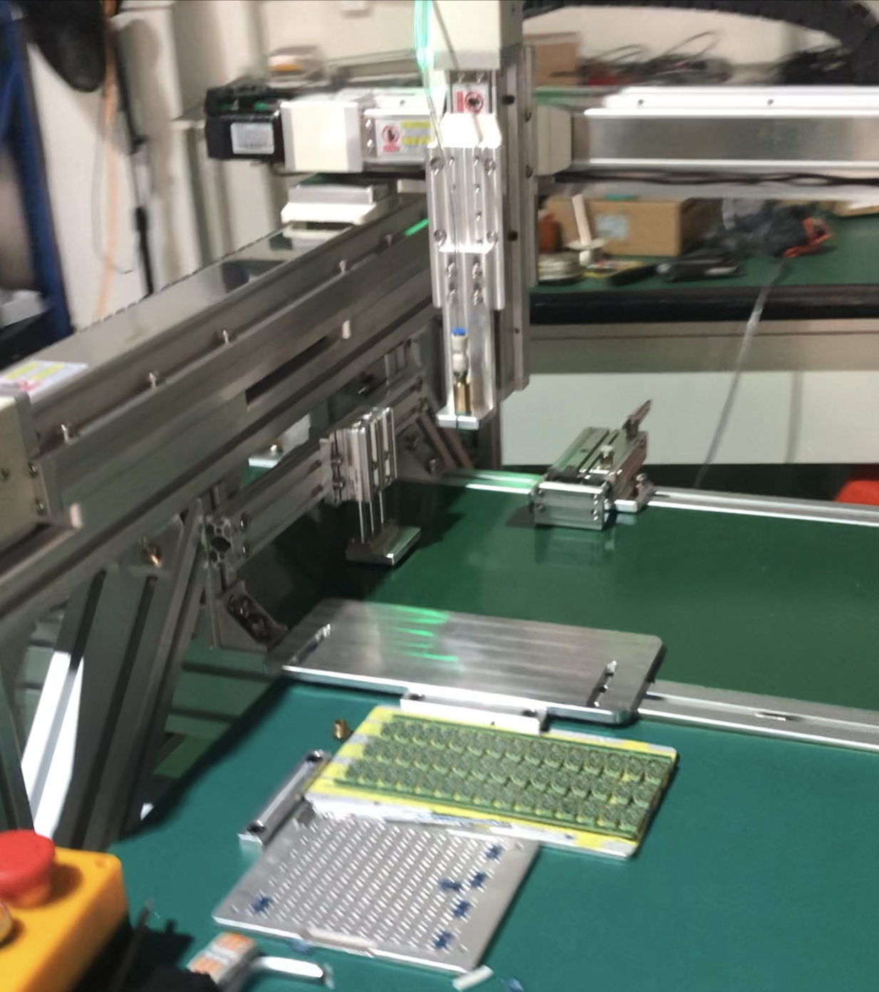 Modular Robotic Arms in PCB Placement