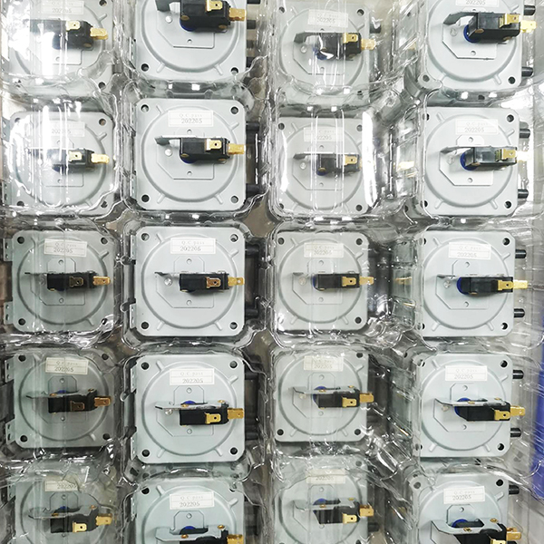 Air pressure switch for disinfection cabinet