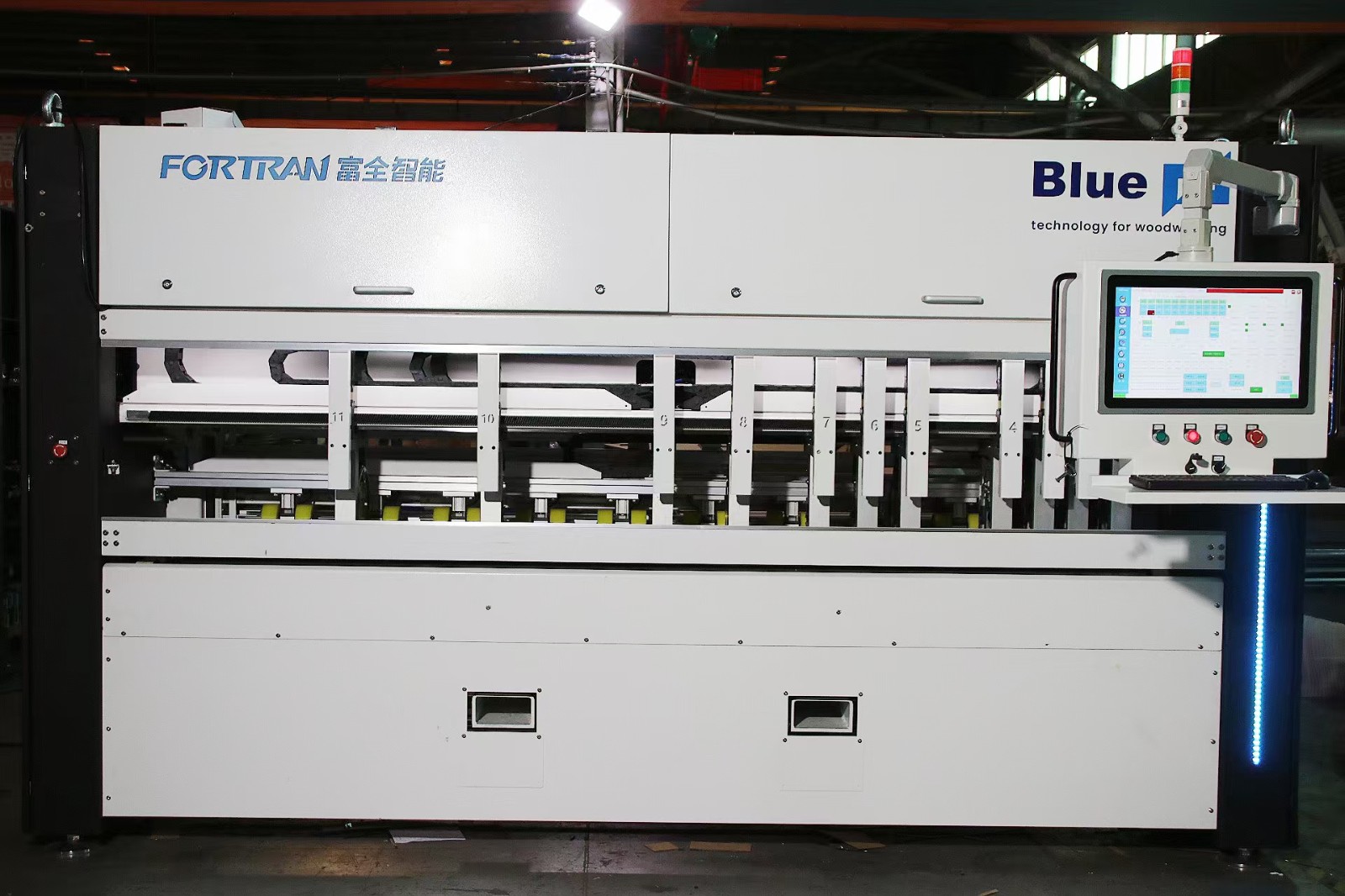 Box cardboard cutting machine