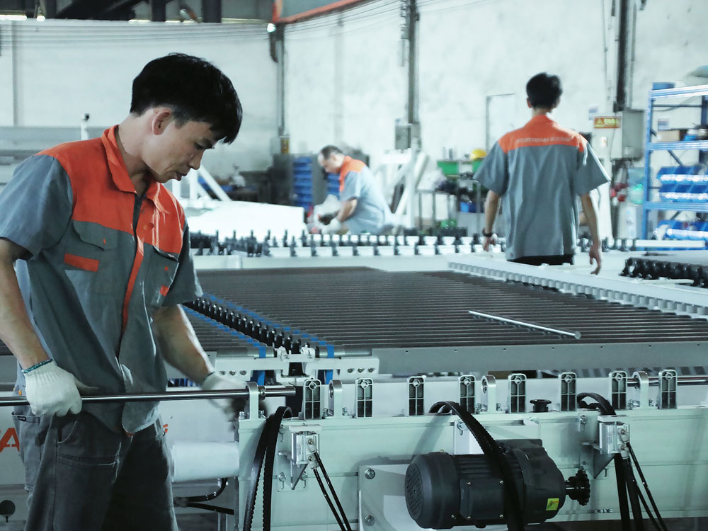 The knife of the carton cutting machine. The knife of the carton cutting machine.