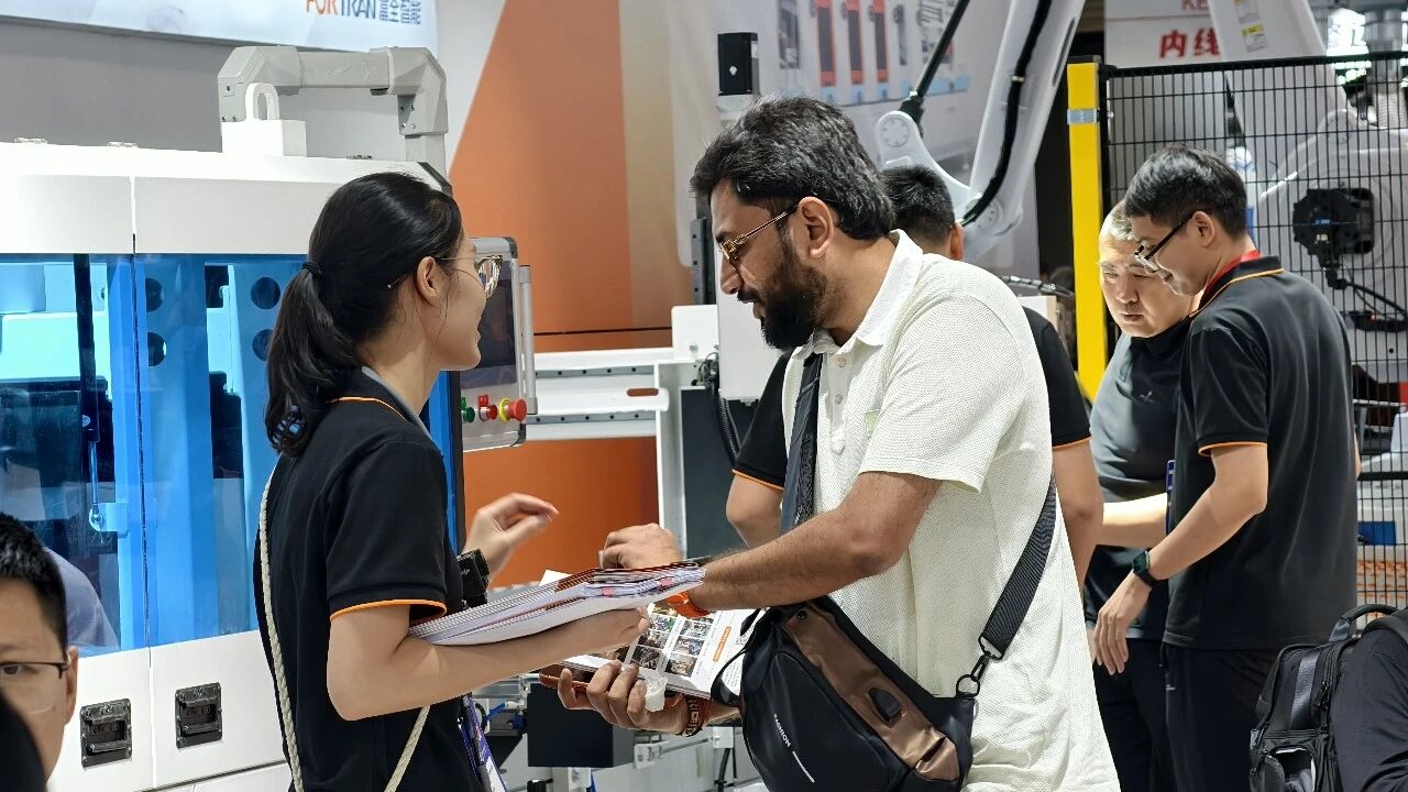 High-Speed Carton Sealing Machine