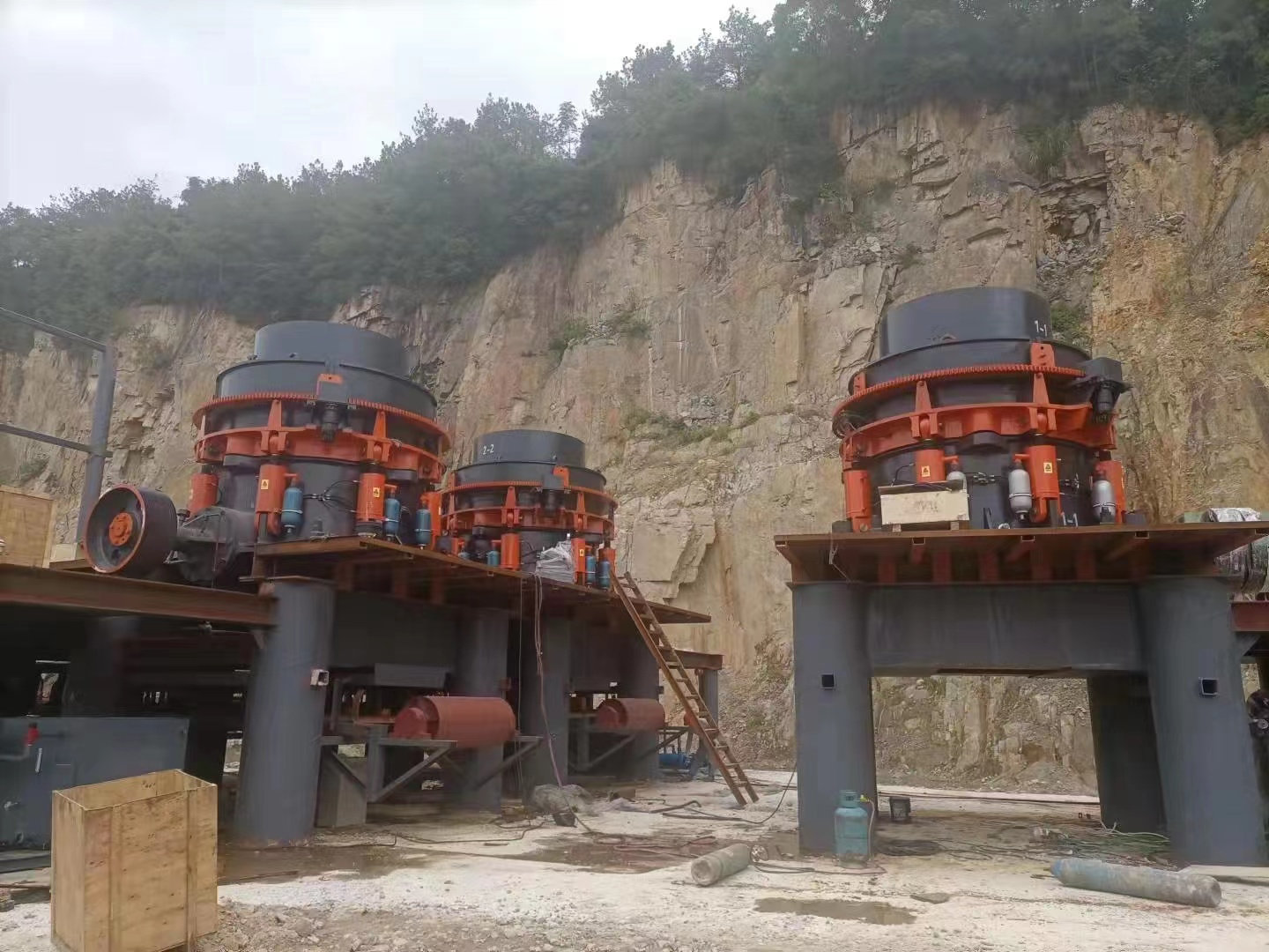 PYH多缸液压圆锥破碎机