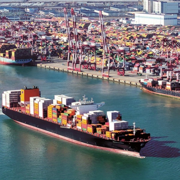 China's Export Boost in Gear: Manufacturing and Heavy Machinery Drive Strong Foreign Trade Growth