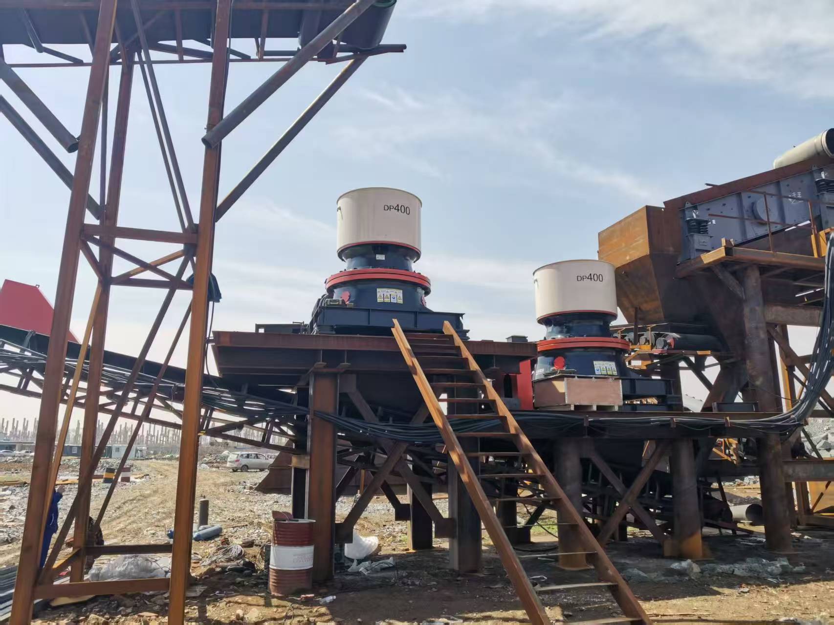 Одноцилиндровая гидравлическая конусная дробилка ДП