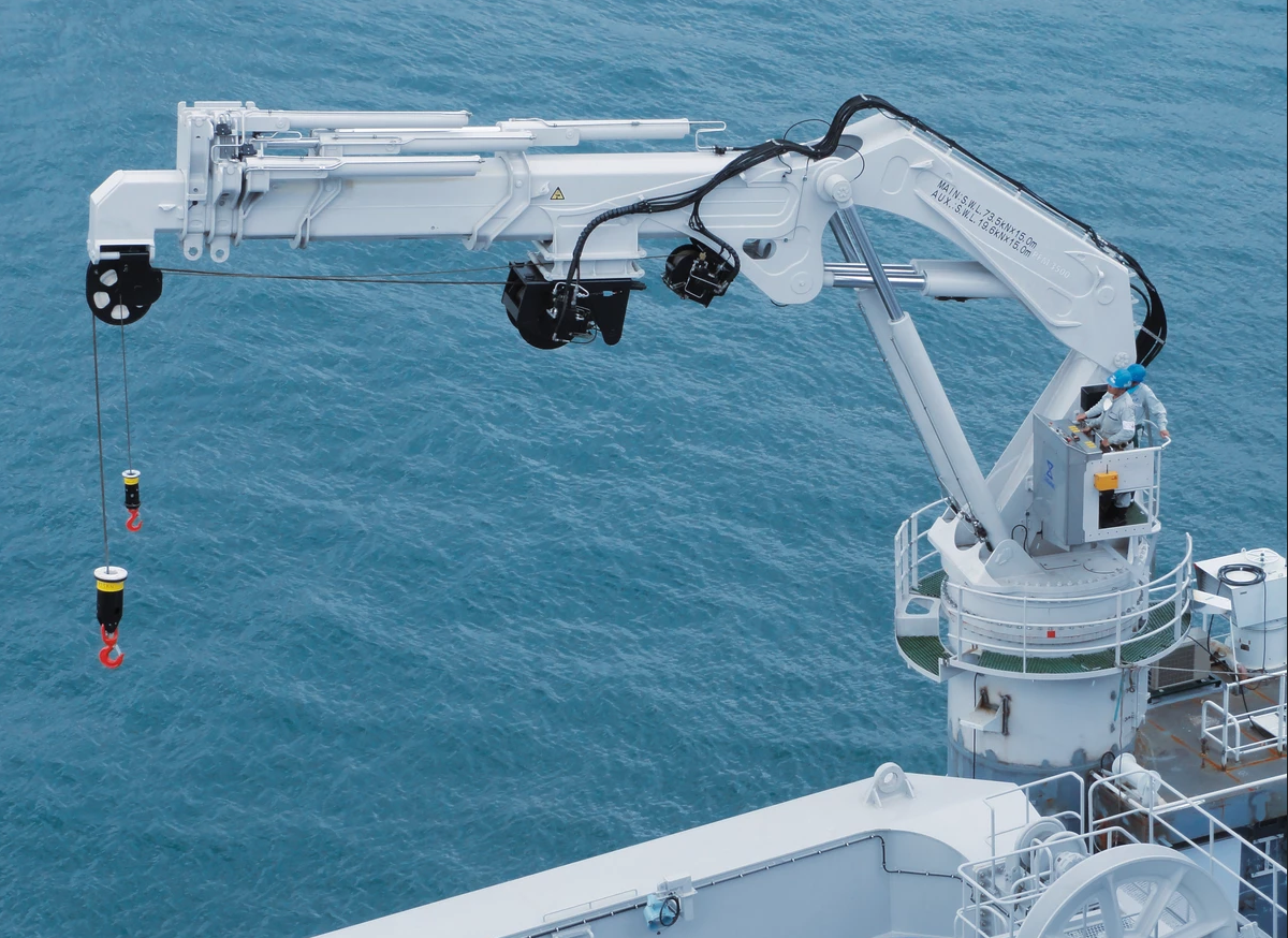 marine knuckle boom cranes