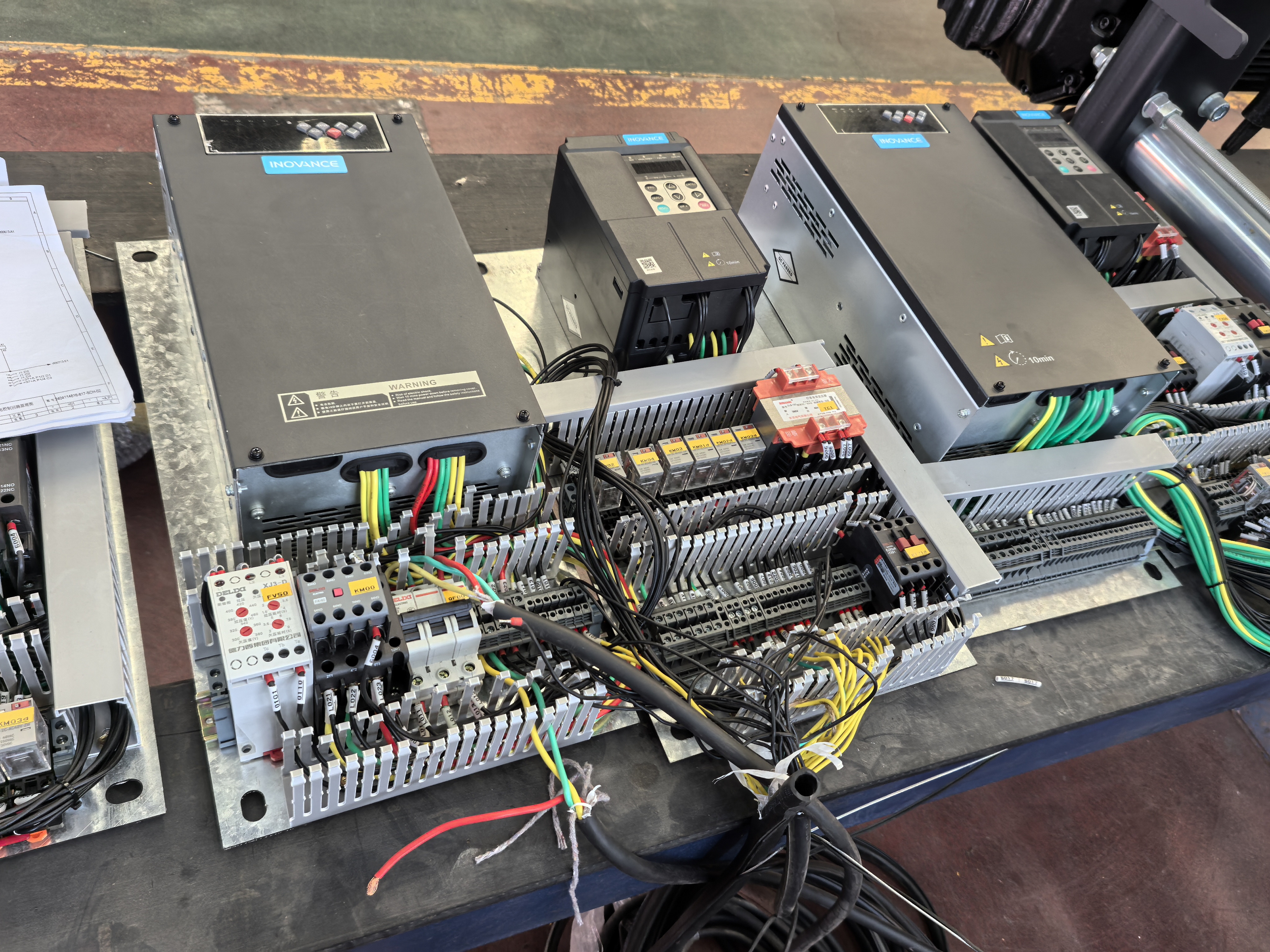 Polipasto eléctrico para grúa pórtico