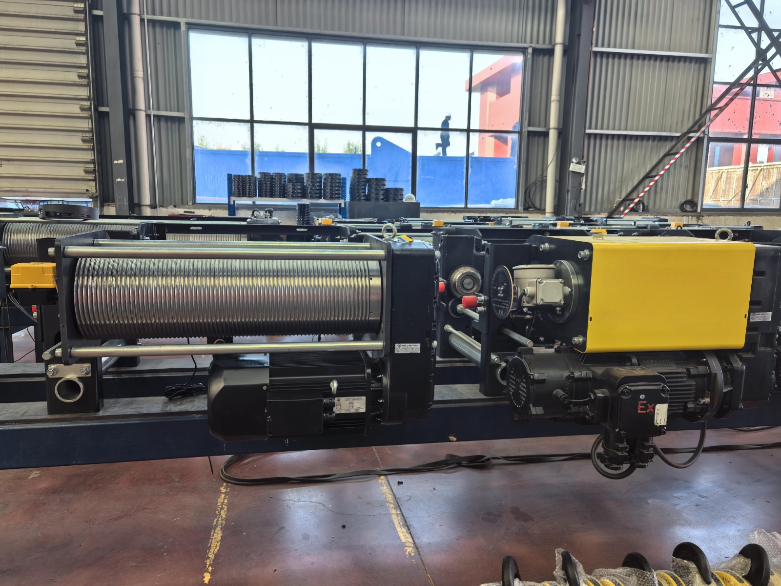 electric hoist with remote control