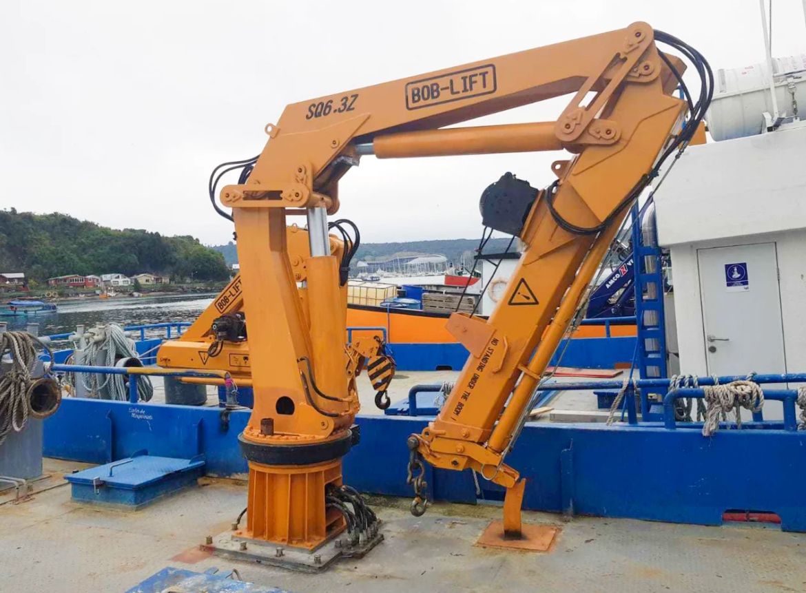 marine travel lift crane