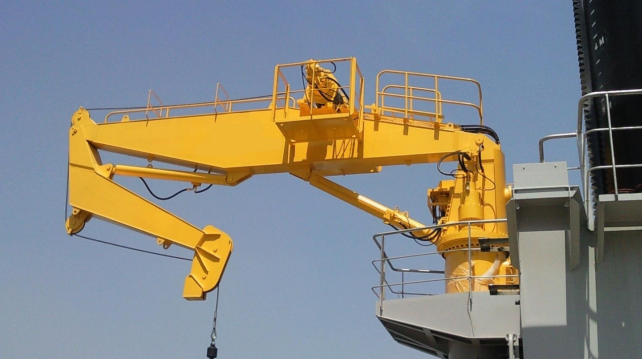 Application of cranes in the shipbuilding industry