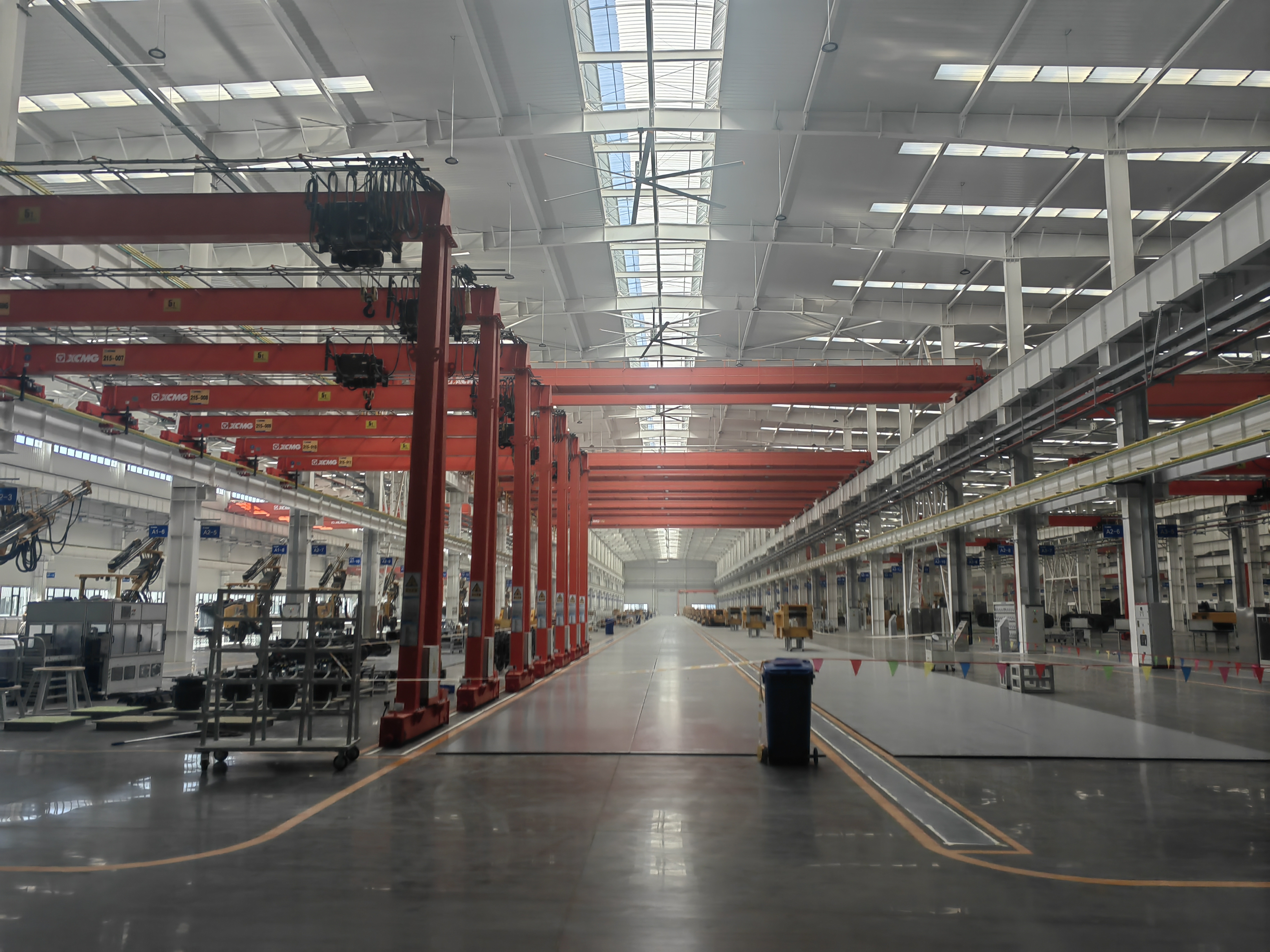 overhead cranes and hoists