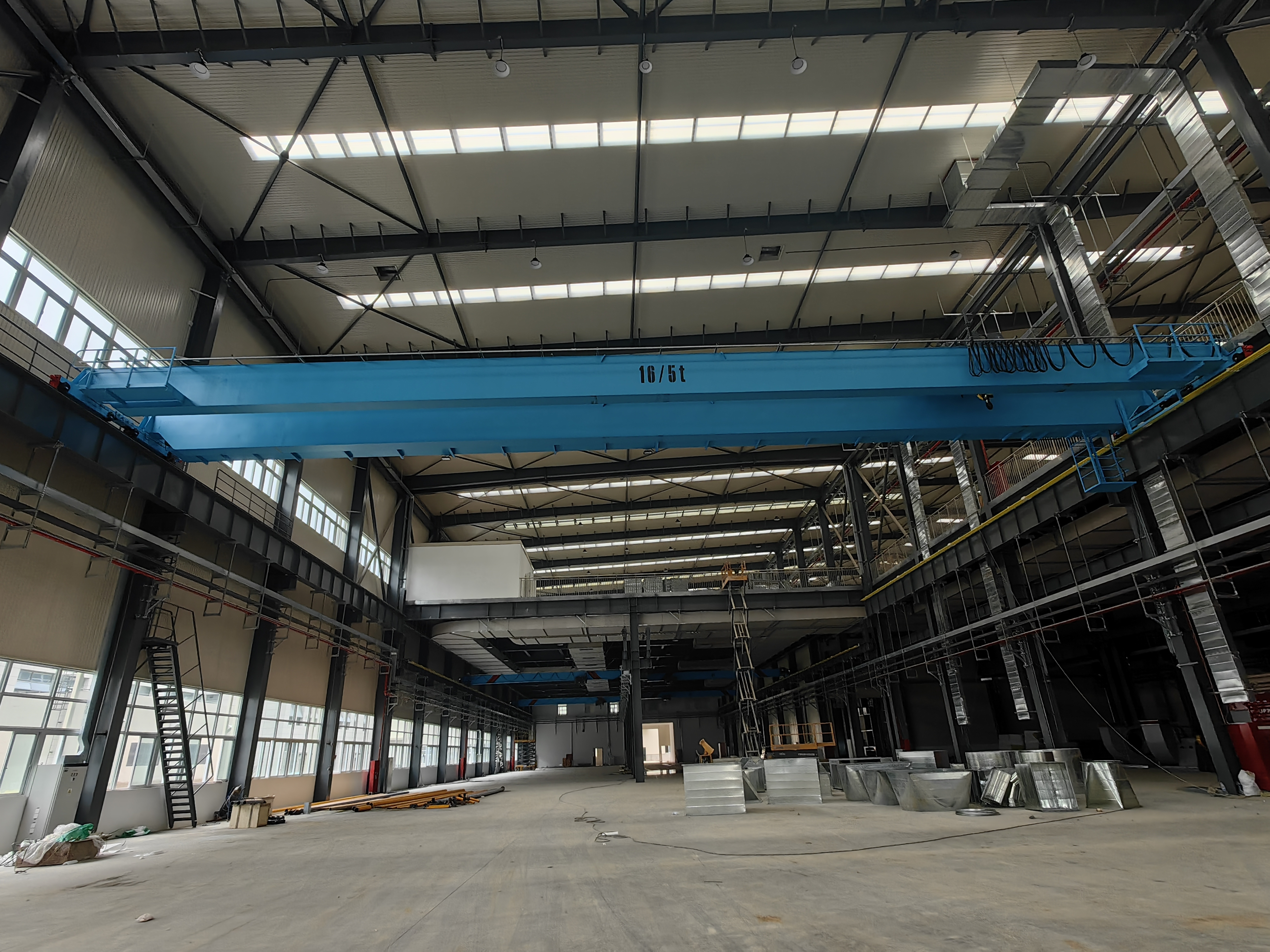 Overhead crane operation mode and track design