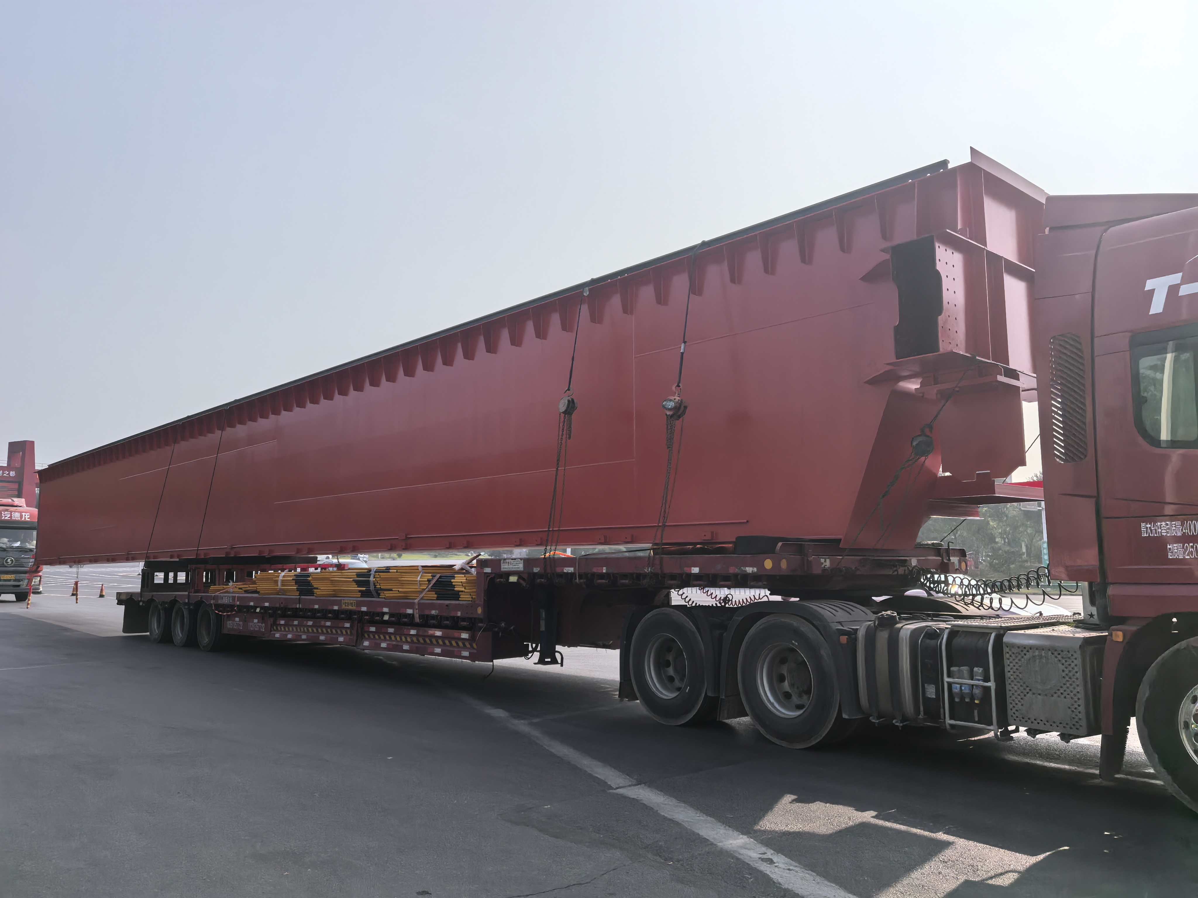 Двухбалочный кран грузоподъемностью 20 тонн доставлен в Танзанию