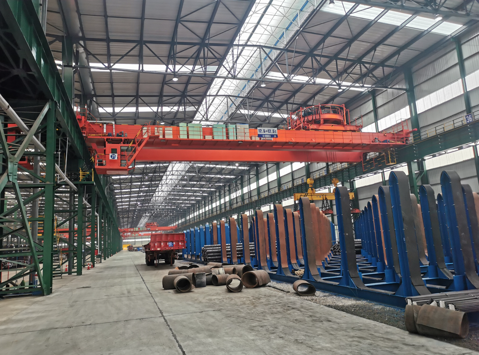 overhead warehouse crane