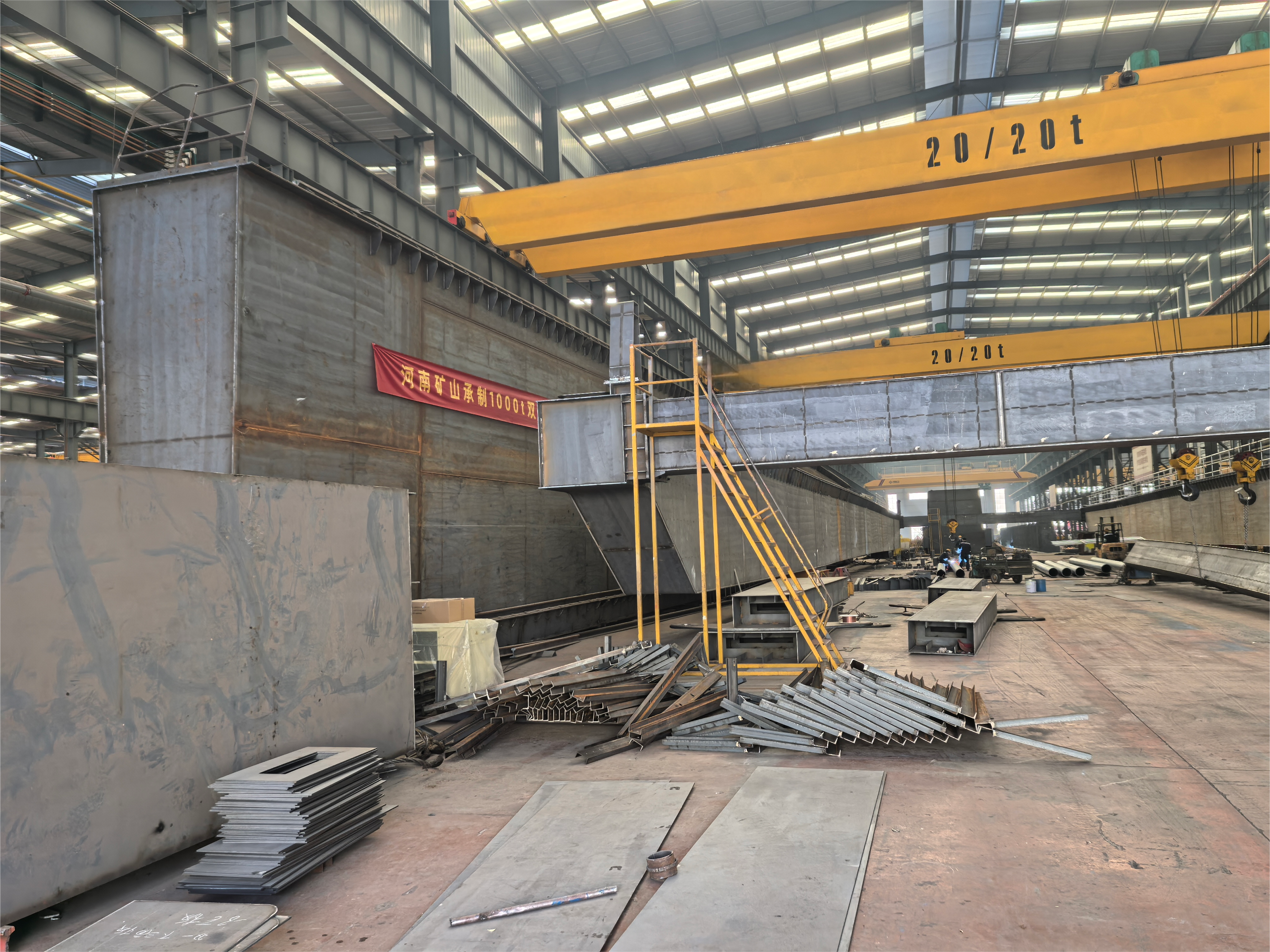 overhead industrial crane