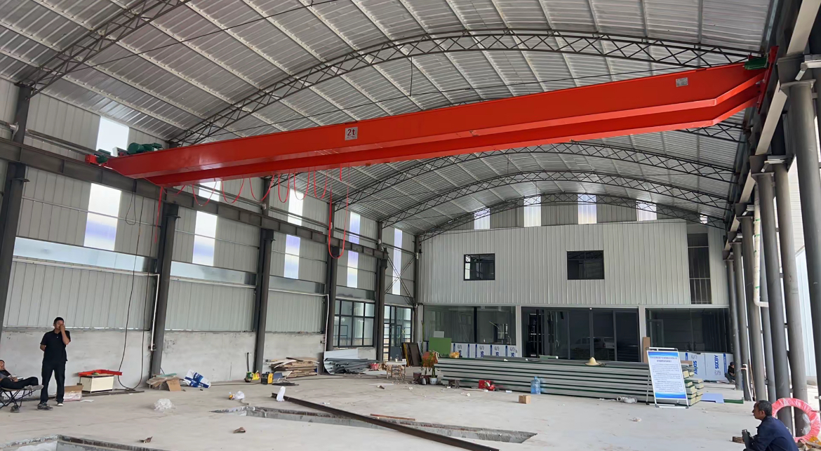 Double-beam bridge crane
