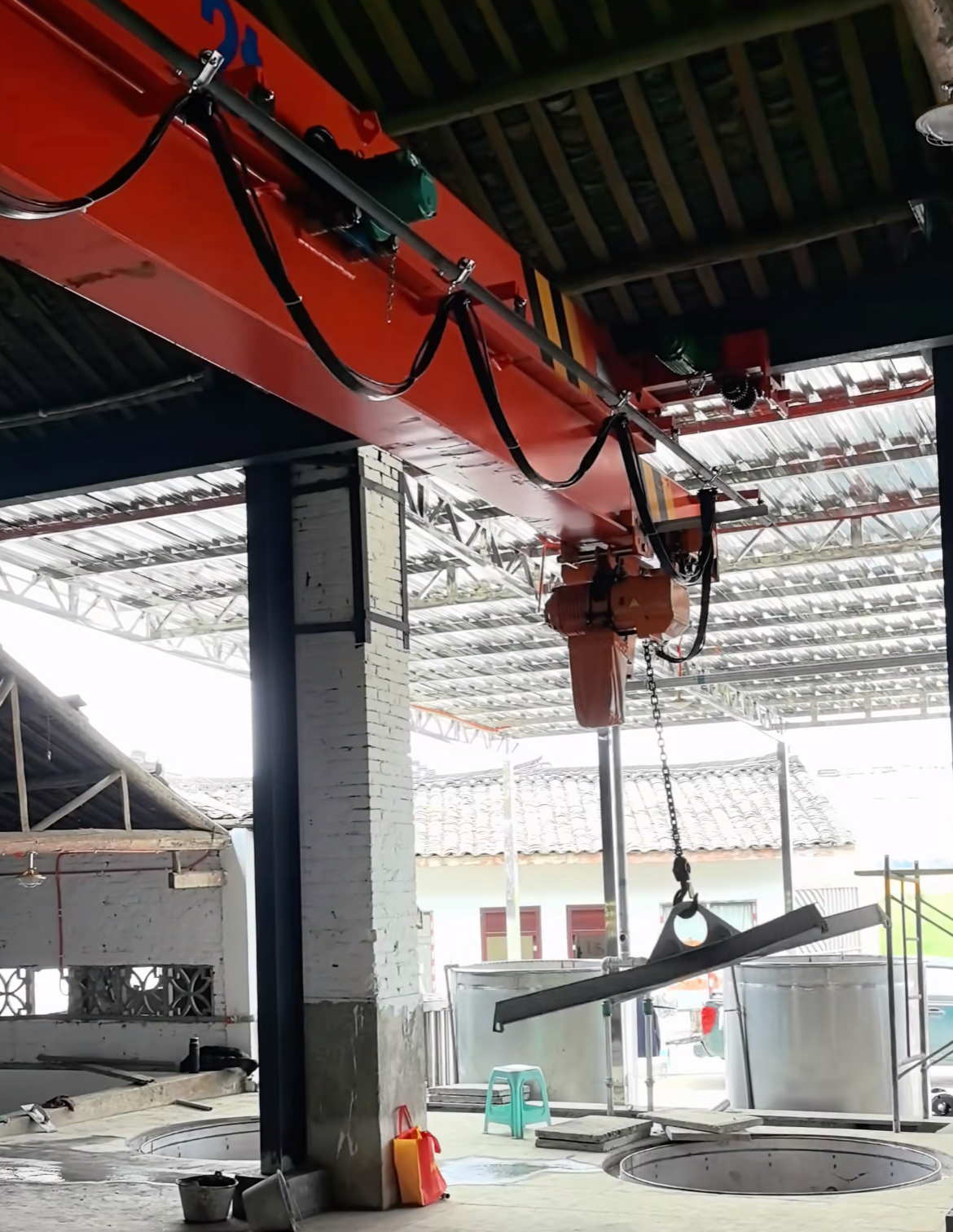 Intelligent lifting equipment