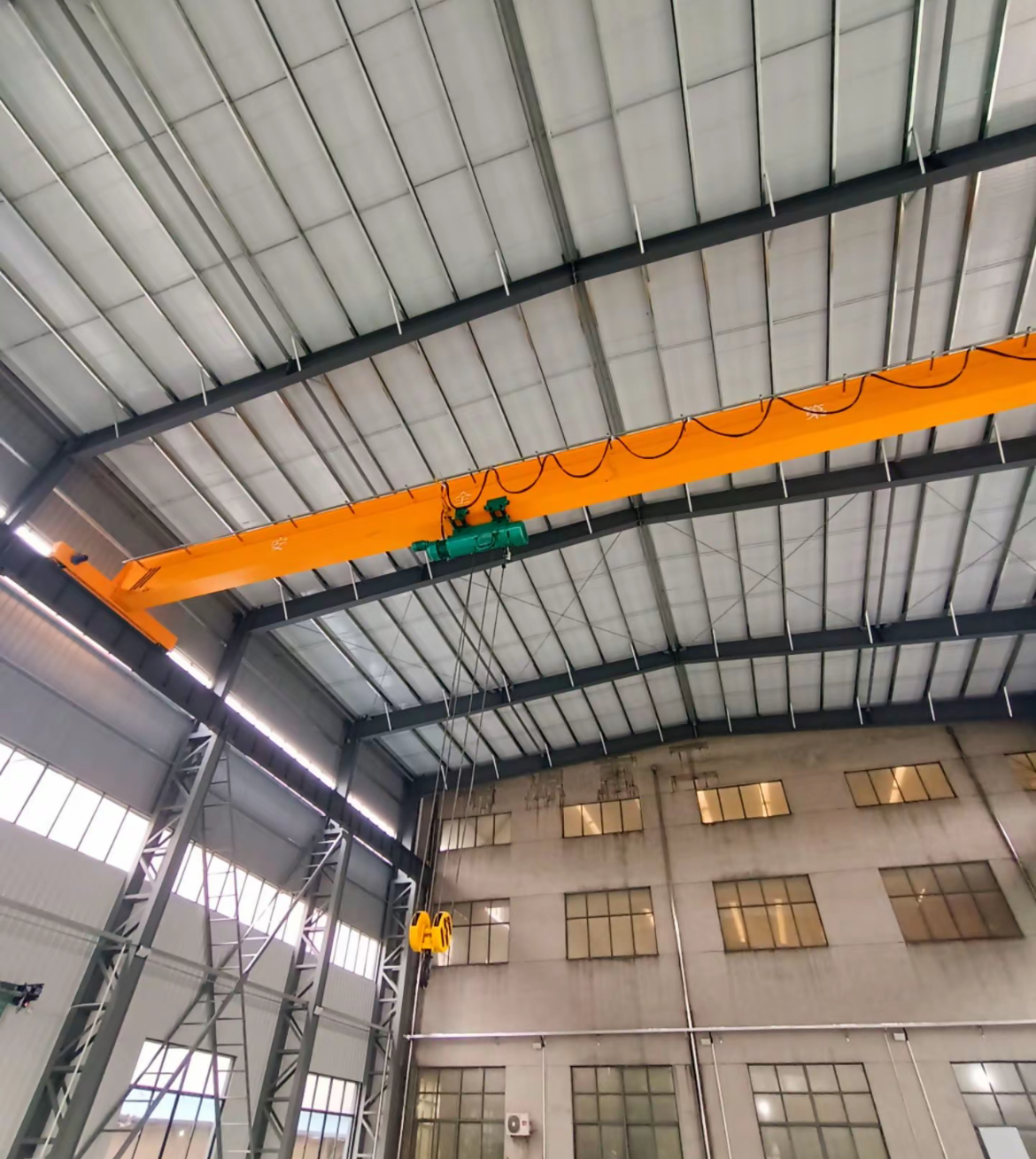 Single-girder overhead crane