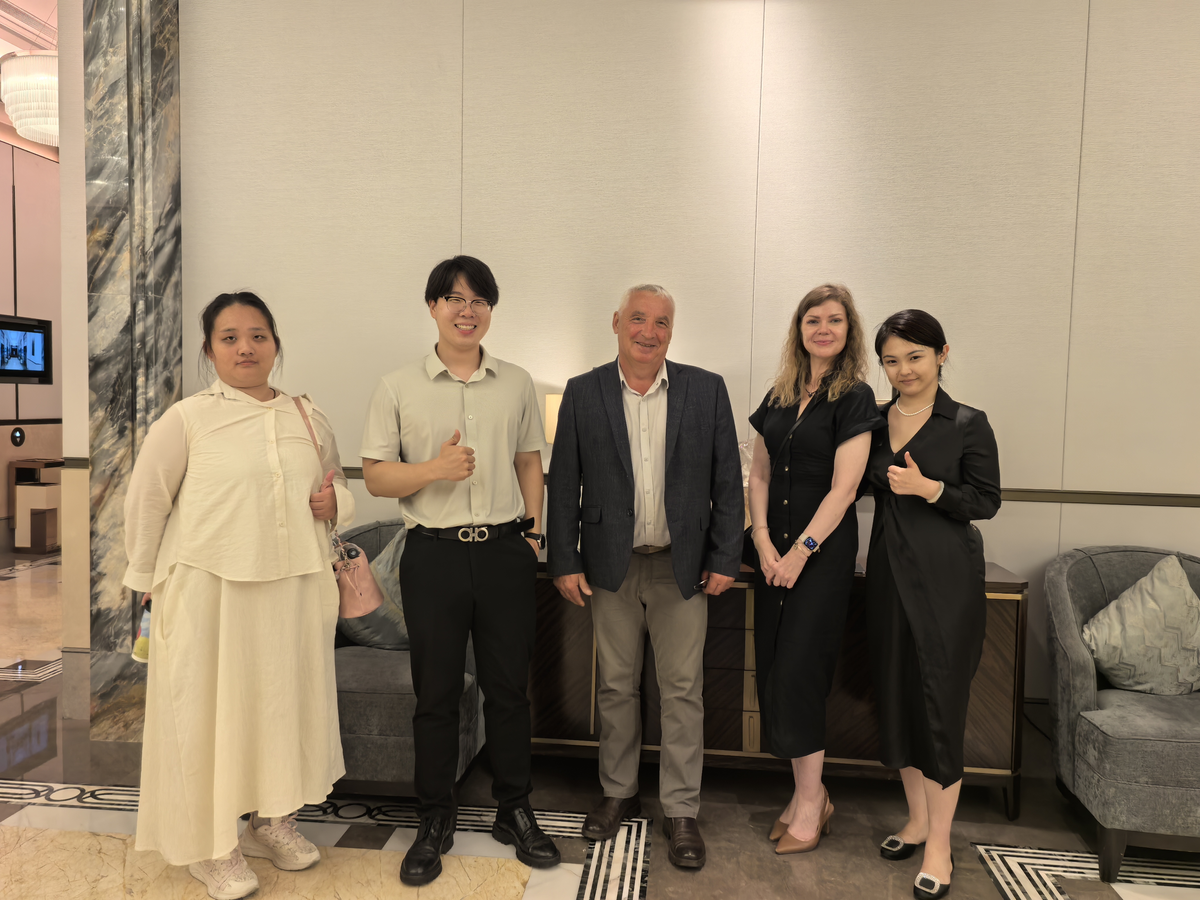 Russian Customer Representatives Visit Jinghe Crane Factory