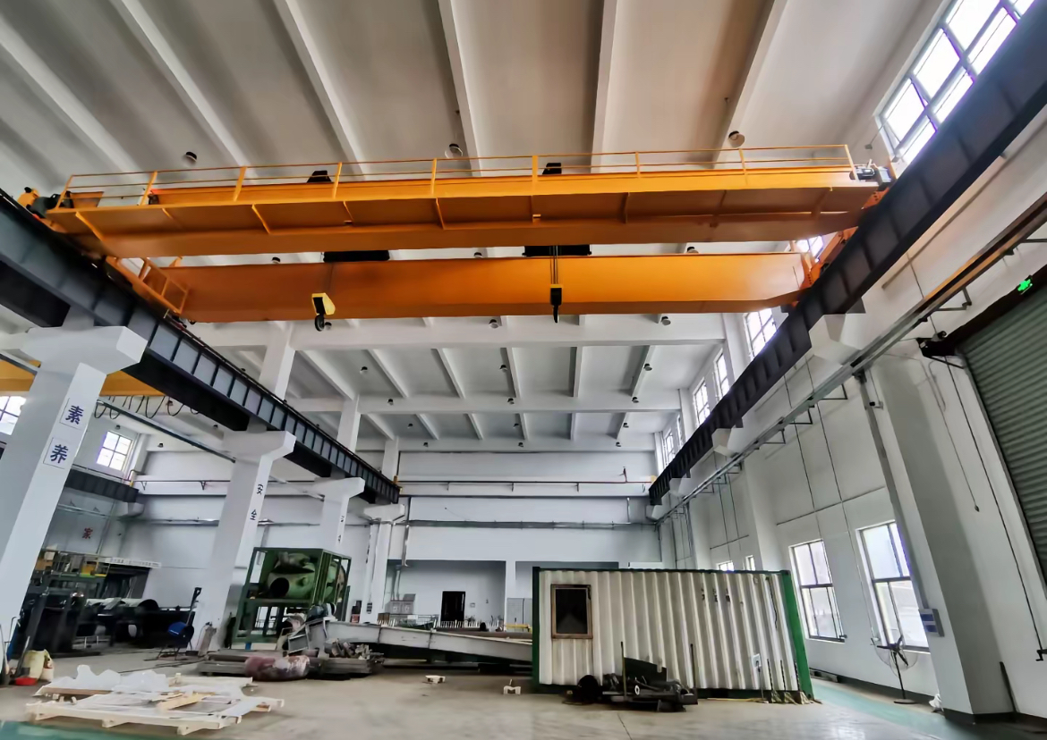 Double-girder overhead crane