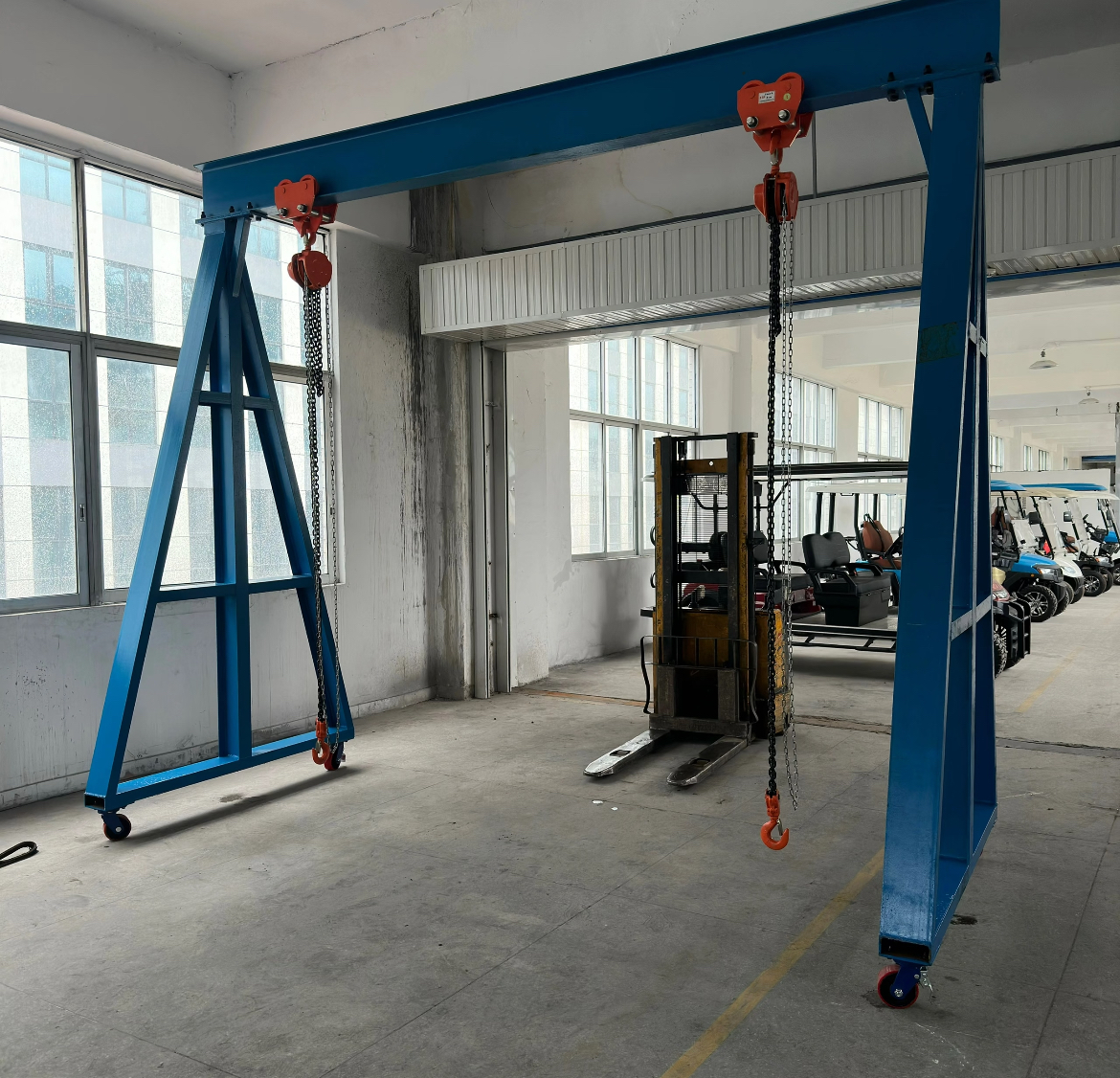 Lightweight Single-Girder Design: How a 500kg Compact Mobile Gantry Crane Reshapes Workshop Efficiency