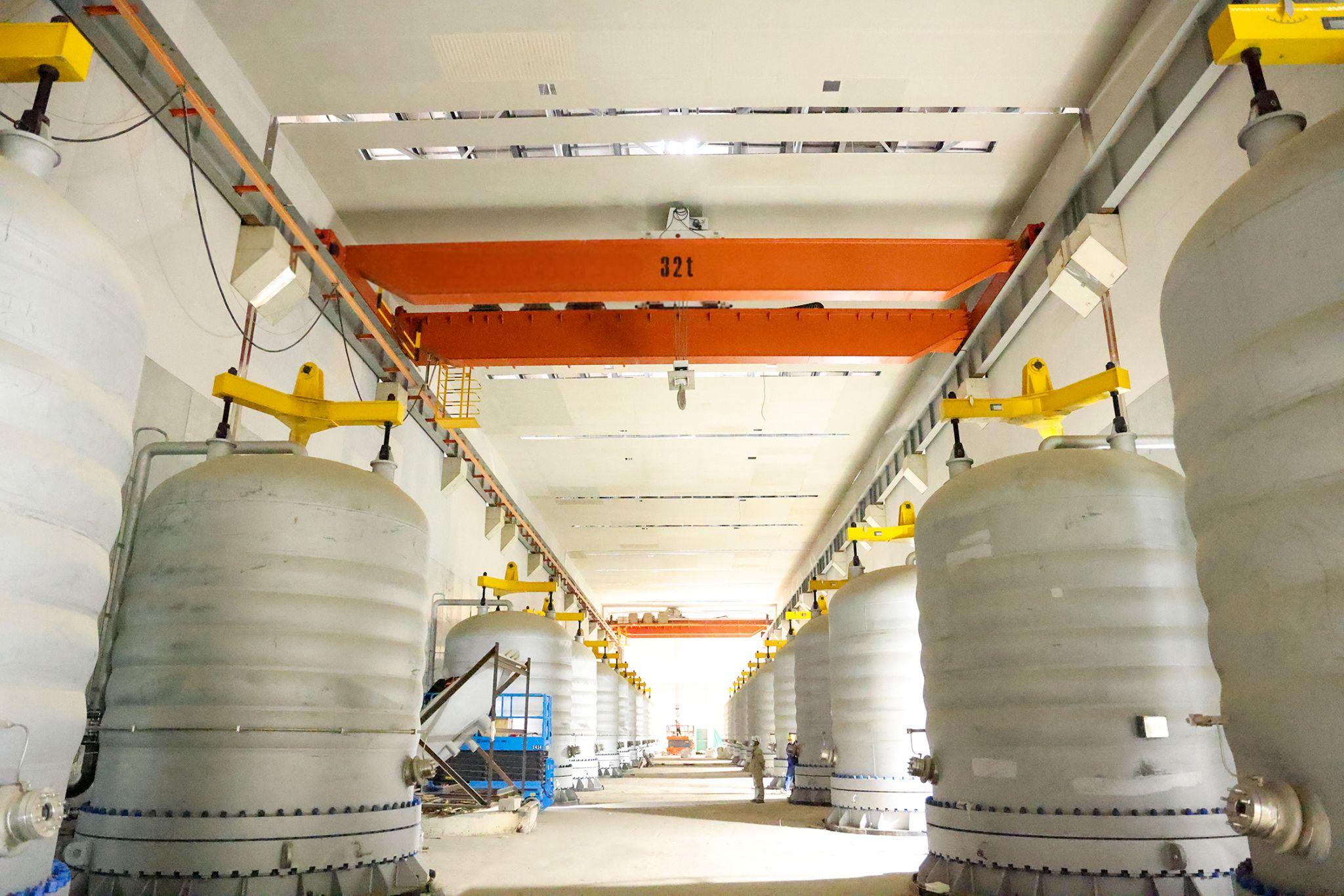 overhead cranes