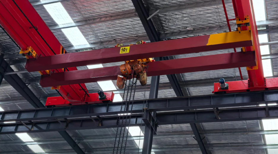 Analisis Borang Pemanduan untuk Kren Jambatan Elektrik dan Mekanisme Perjalanan Trolinya