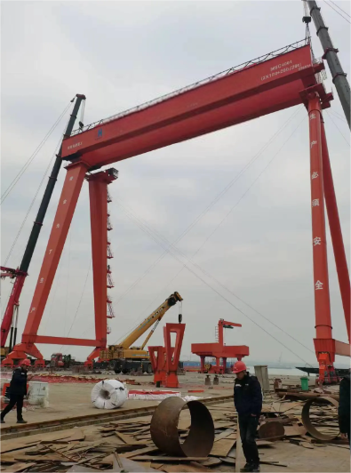 Steel Giants with Distinct Missions: Gantry Crane vs. Shipyard Crane Steel Giants with Distinct Missions: Gantry Crane vs. Shipyard Crane