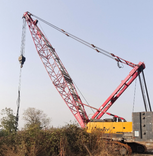 large crawler crane