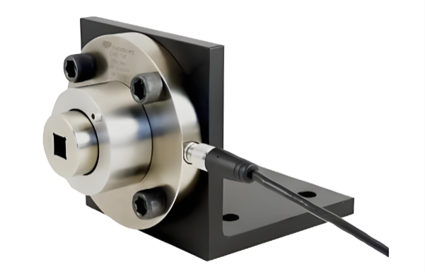 Die Vor- und Nachteile von Motorantrieben: Hall-Sensoren im offenen Regelkreis vs. im geschlossenen Regelkreis – Ein genauer Blick auf Kosten, Genauigkeit und Bandbreite.